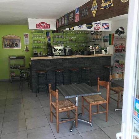 Hotel Du Viaduc Le Vigeant Екстериор снимка