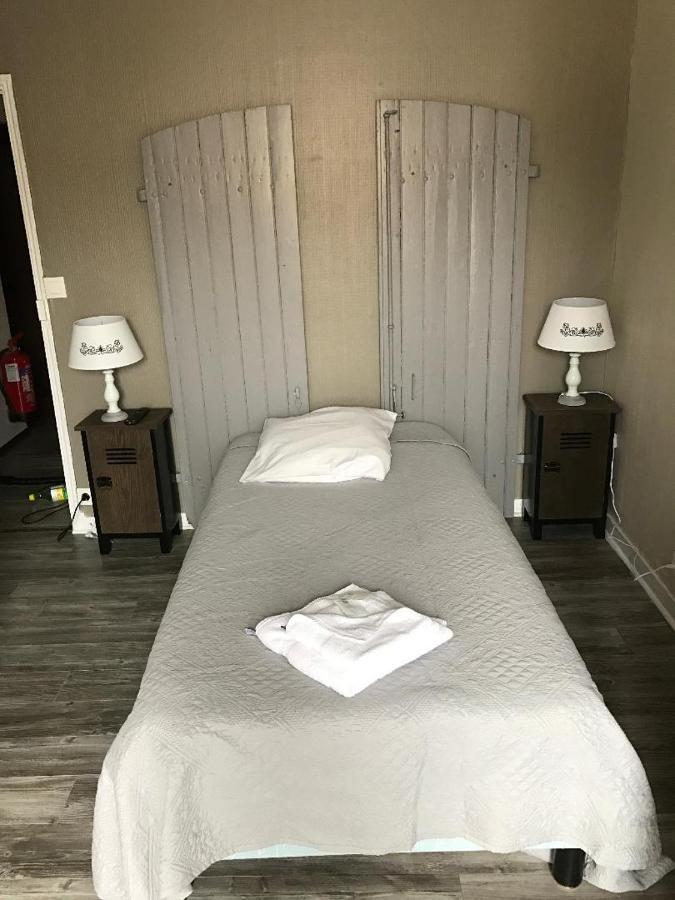 Hotel Du Viaduc Le Vigeant Екстериор снимка