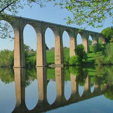 Hotel Du Viaduc Le Vigeant Екстериор снимка